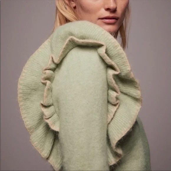 Zara Green Ruffle Shoulder Statement Sweater - Picture 3 of 9
